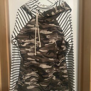 Camo/Strip double Hoodie